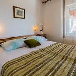 Marija I Boris Apartament Novi Vinodolski